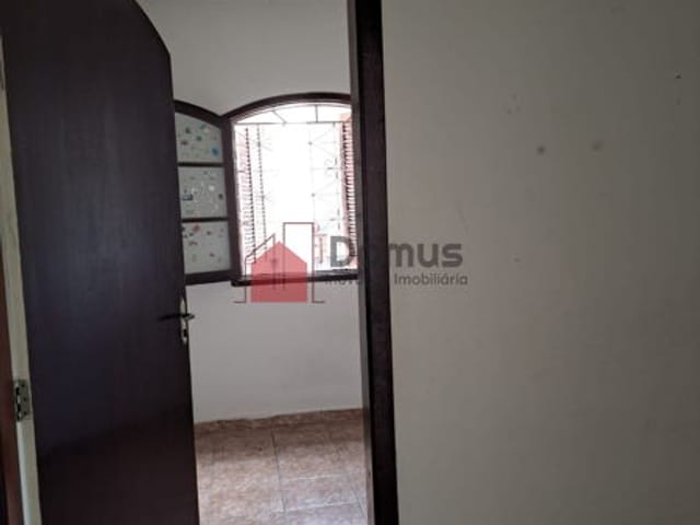 Casa com 299m², à venda, no bairro Chácara Galega em Pindamonhangaba