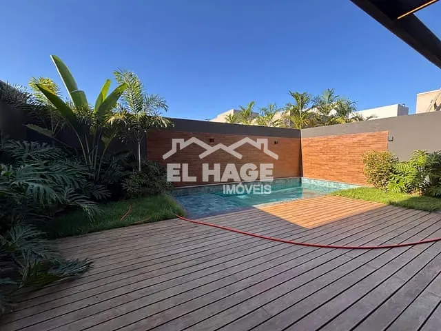 Casa com 300m² 5 quartos e 6 banheiros, à venda, no bairro Jardim Itália em Cuiabá