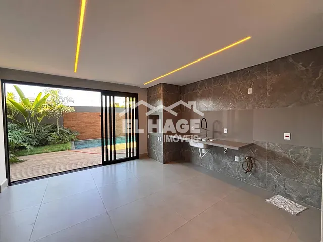 Casa com 300m² 5 quartos e 6 banheiros, à venda, no bairro Jardim Itália em Cuiabá