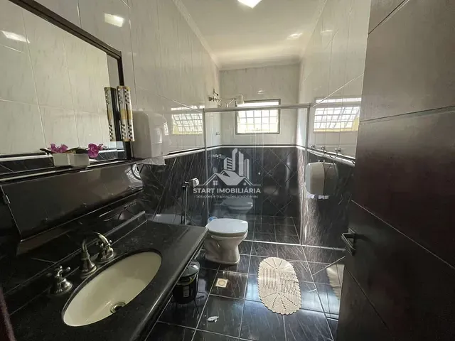 Casa 2 quartos e 2 banheiros, à venda, no bairro Centro em Pederneiras