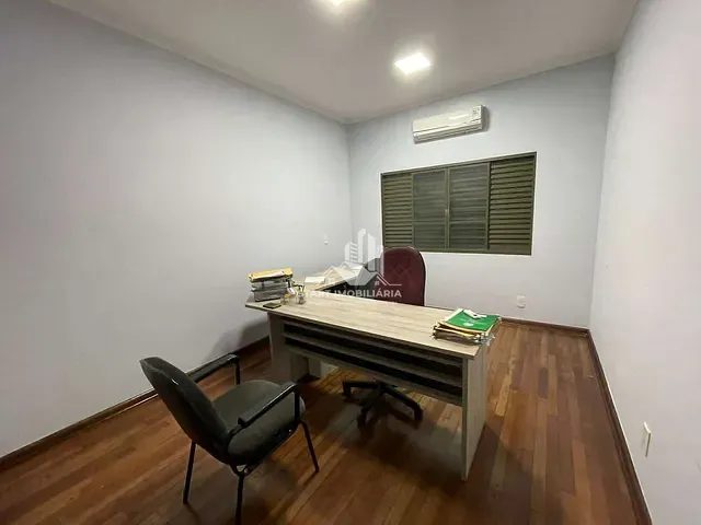 Casa 2 quartos e 2 banheiros, à venda, no bairro Centro em Pederneiras