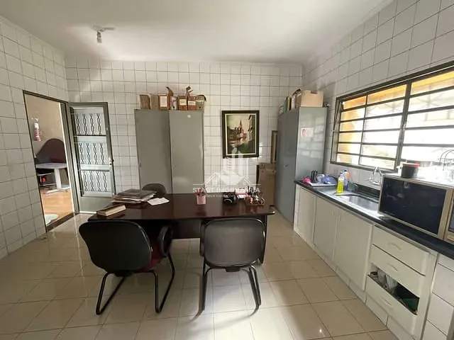 Casa 2 quartos e 2 banheiros, à venda, no bairro Centro em Pederneiras