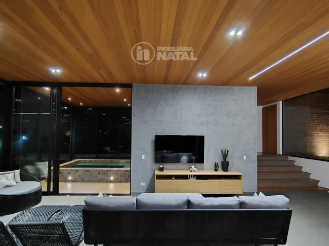 Casa 3 quartos e 4 banheiros, à venda ou para alugar, no bairro Sertanópolis em Sertanópolis