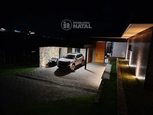 Casa 3 quartos e 4 banheiros, à venda ou para alugar, no bairro Sertanópolis em Sertanópolis