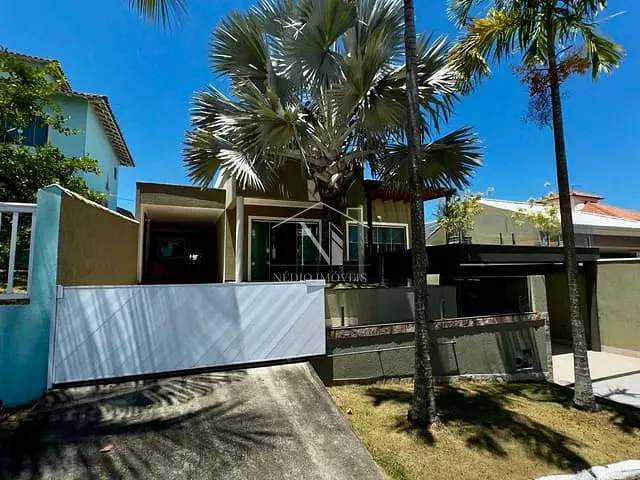 Casa com 450m² 3 quartos e 2 banheiros, à venda, no bairro Centro em Maricá