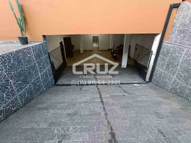 Casa com 275m² 3 quartos e 5 banheiros, à venda, no bairro Nova Caieiras em Rua Santo Mandri