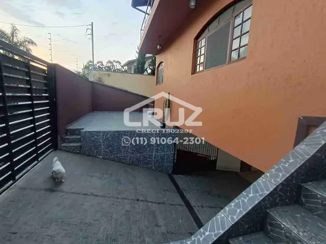 Casa com 275m² 3 quartos e 5 banheiros, à venda, no bairro Nova Caieiras em Rua Santo Mandri