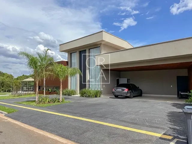Casa com 587m² 4 quartos e 6 banheiros, à venda, no bairro Fazenda Vau das Pombas em Goiânia