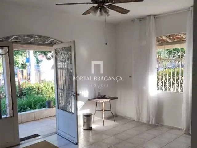 Casa com 432m² 3 quartos e 2 banheiros, à venda, no bairro Cidade Planejada I em Bragança Paulista