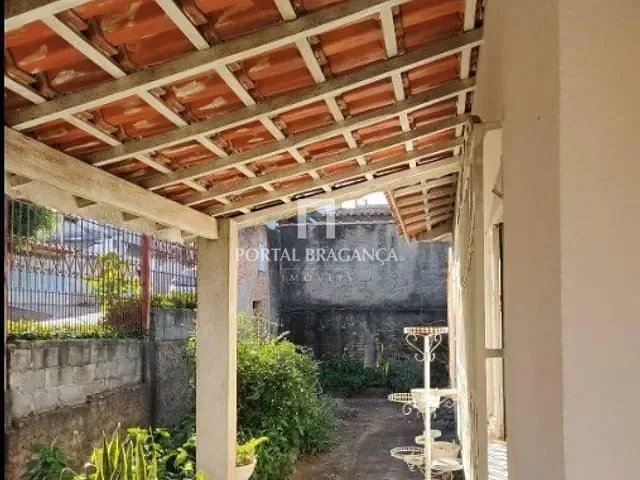 Casa com 432m² 3 quartos e 2 banheiros, à venda, no bairro Cidade Planejada I em Bragança Paulista