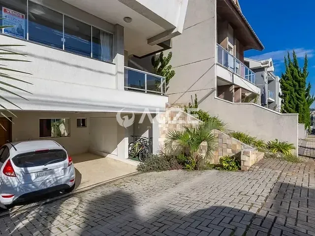 Casa com 270m², à venda, no bairro Santa Quiteria em Curitiba