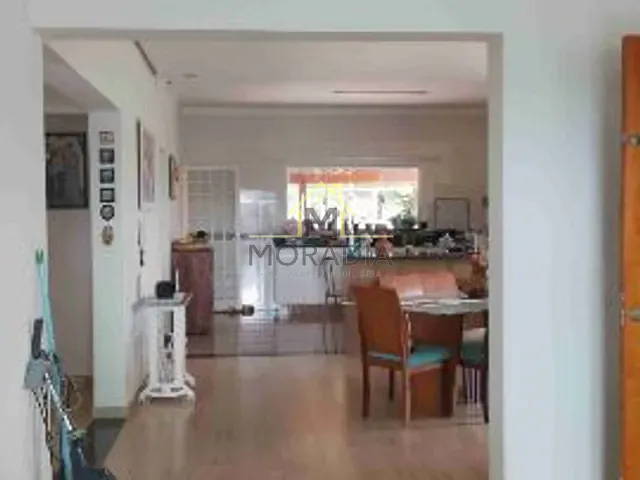 Casa com 910m² 2 quartos e 3 banheiros, à venda, no bairro Jardim Nova Guaxupé em Guaxupé