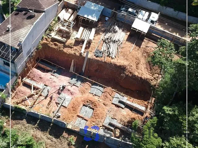 Casa com 160m² 2 quartos e 3 banheiros, à venda, no bairro Centro em Camboriú