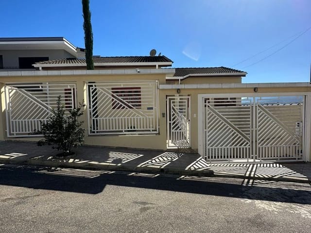 Casa com 240m² 4 quartos e 4 banheiros, à venda, no bairro Ponte Nova em Extrema