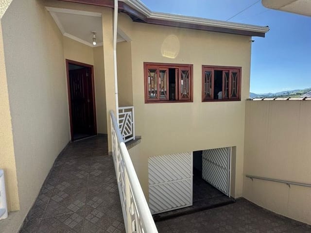 Casa com 240m² 4 quartos e 4 banheiros, à venda, no bairro Ponte Nova em Extrema