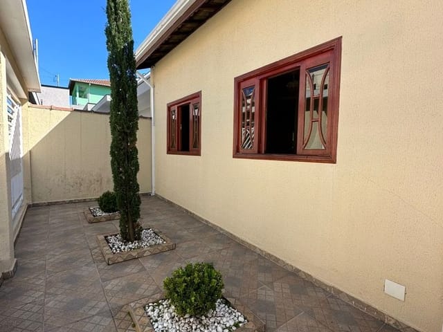 Casa com 240m² 4 quartos e 4 banheiros, à venda, no bairro Ponte Nova em Extrema