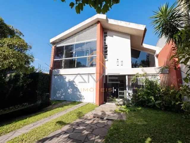 Casa com 450m² 4 quartos e 3 banheiros, à venda, no bairro Três Vendas em Pelotas