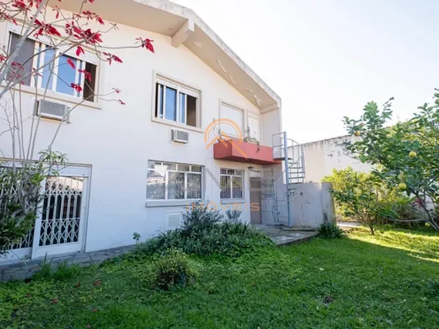 Casa com 450m² 4 quartos e 3 banheiros, à venda, no bairro Três Vendas em Pelotas