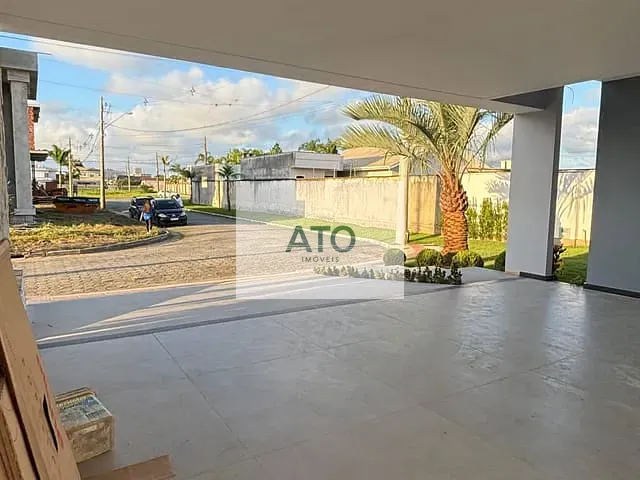 Casa 3 quartos e 4 banheiros, à venda, no bairro Universitário1 em Tijucas