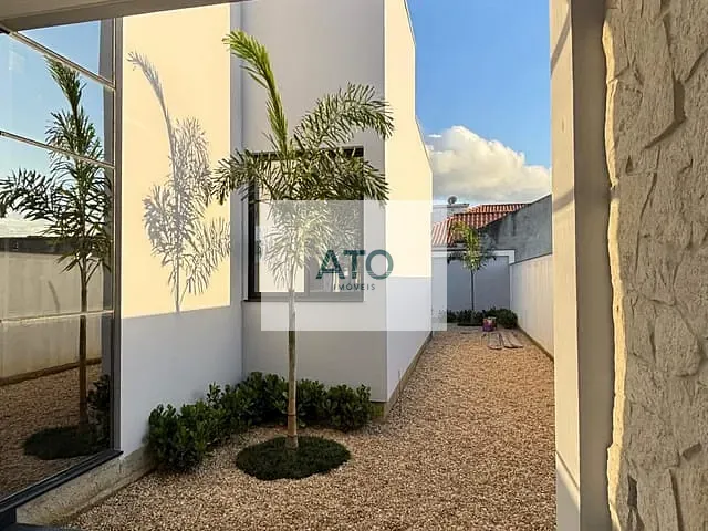 Casa 3 quartos e 4 banheiros, à venda, no bairro Universitário1 em Tijucas