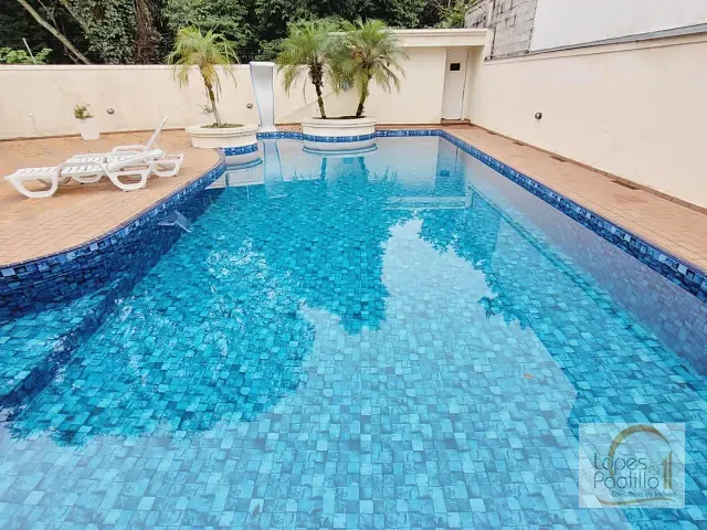 Casa com 330m² 3 quartos e 5 banheiros, para alugar, no bairro Jardim Siriema em Atibaia