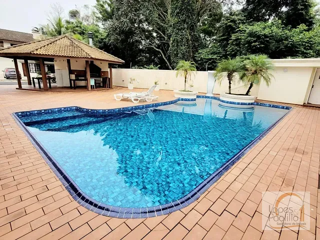 Casa com 330m² 3 quartos e 5 banheiros, para alugar, no bairro Jardim Siriema em Atibaia