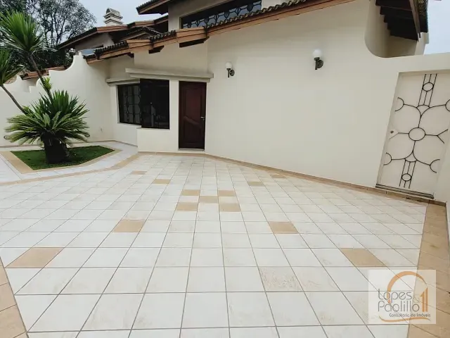 Casa com 330m² 3 quartos e 5 banheiros, para alugar, no bairro Jardim Siriema em Atibaia