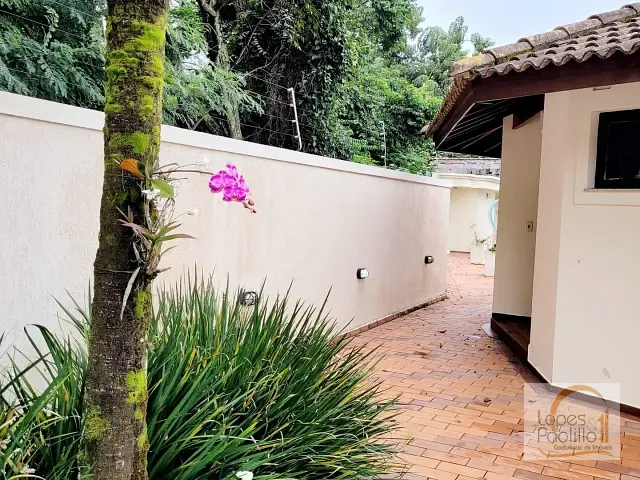 Casa com 330m² 3 quartos e 5 banheiros, para alugar, no bairro Jardim Siriema em Atibaia