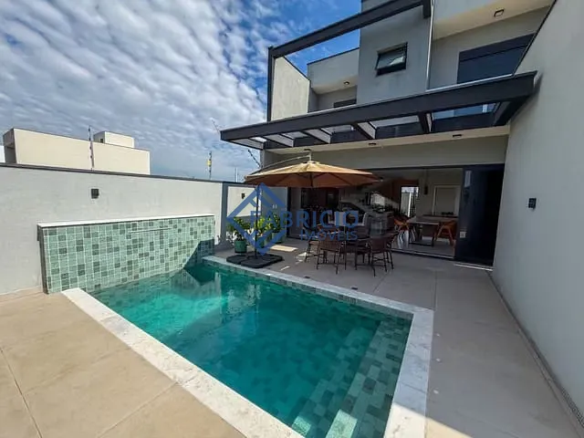 Casa com 250m² 3 quartos e 4 banheiros, à venda, no bairro Vila Savian em Vinhedo