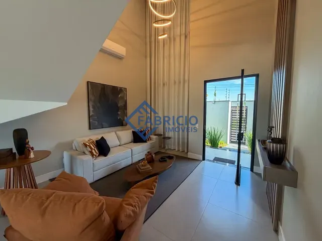 Casa com 250m² 3 quartos e 4 banheiros, à venda, no bairro Vila Savian em Vinhedo