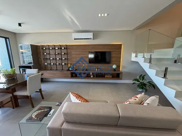 Casa com 250m² 3 quartos e 4 banheiros, à venda, no bairro Vila Savian em Vinhedo