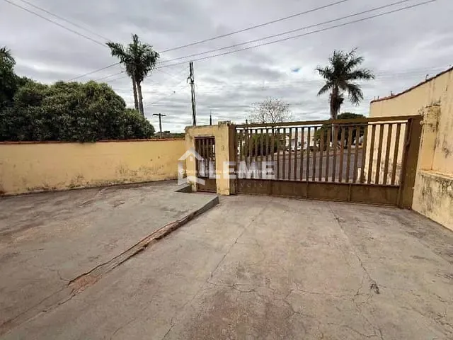 Casa com 316m² 3 quartos e 1 banheiro, à venda, no bairro Jardim São Domingos em Mococa