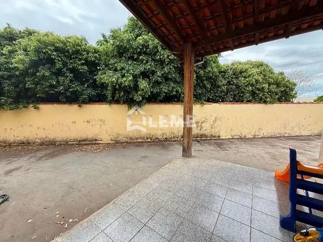 Casa com 316m² 3 quartos e 1 banheiro, à venda, no bairro Jardim São Domingos em Mococa