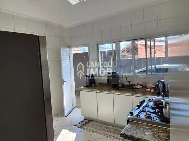 Casa 2 quartos e 2 banheiros, à venda, no bairro Vila Maringá em Jundiaí
