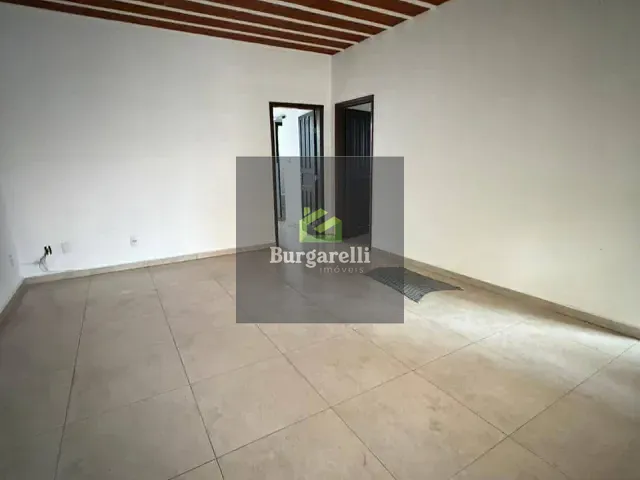 Casa para alugar, no bairro Centro em Lavras