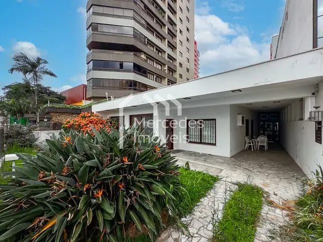 Casa para alugar, no bairro Centro em Itajaí