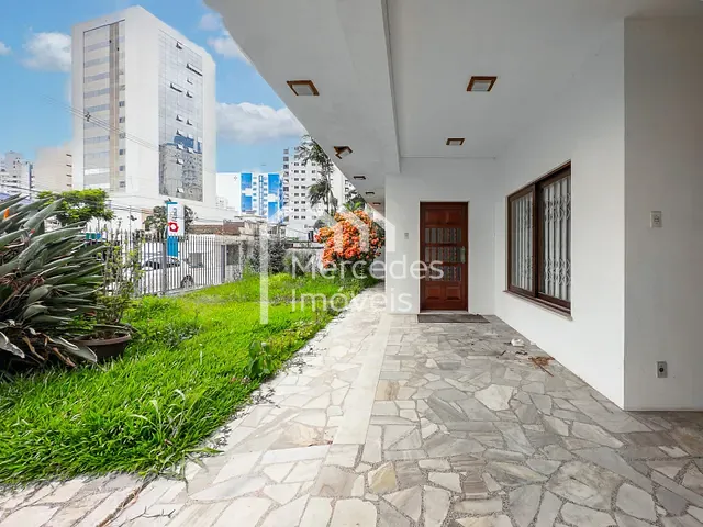 Casa para alugar, no bairro Centro em Itajaí
