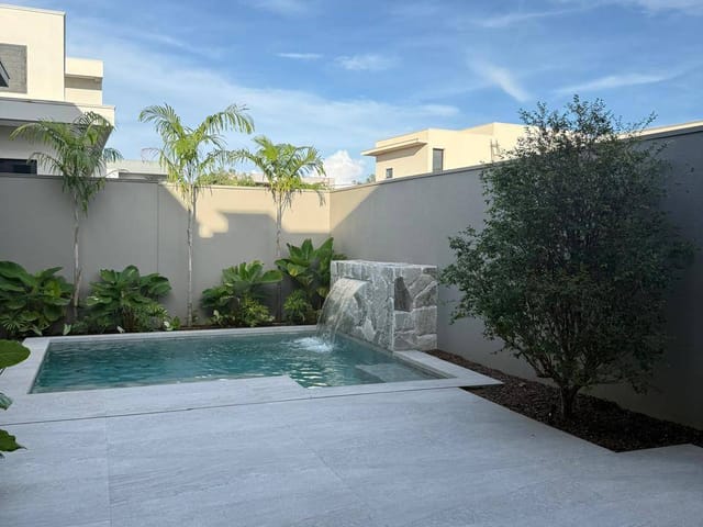 Casa com 385m² 3 quartos e 3 banheiros, à venda, no bairro Condomínio Portal da Mata em Sinop