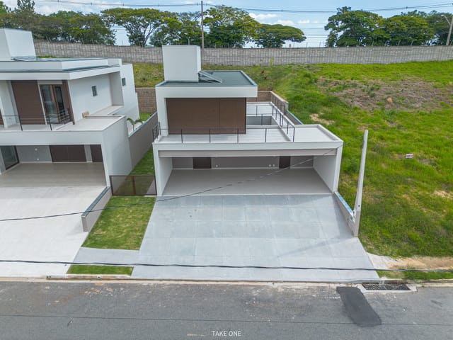 Casa com 600m² 3 quartos e 4 banheiros, à venda, no bairro Bosque em Vinhedo