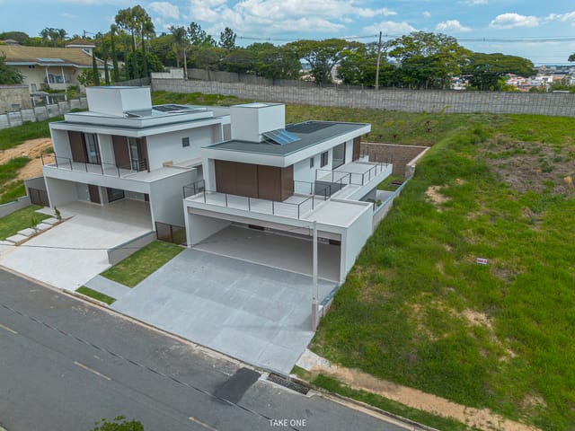 Casa com 600m² 3 quartos e 4 banheiros, à venda, no bairro Bosque em Vinhedo