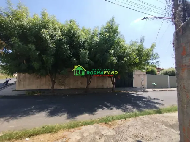 Casa com 1200m² 5 quartos e 3 banheiros, para alugar, no bairro Ininga em Teresina