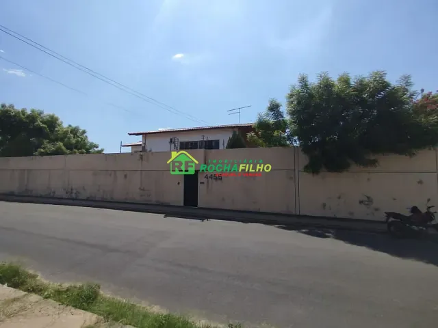 Casa com 1200m² 5 quartos e 3 banheiros, para alugar, no bairro Ininga em Teresina
