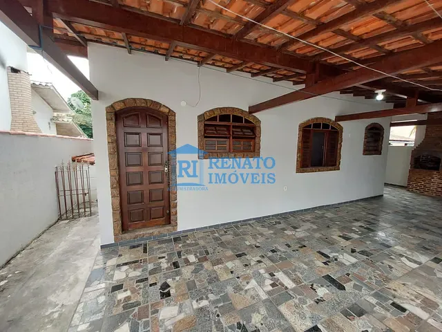 Casa com 360m² 5 quartos e 2 banheiros, para alugar, no bairro Centro em Maricá