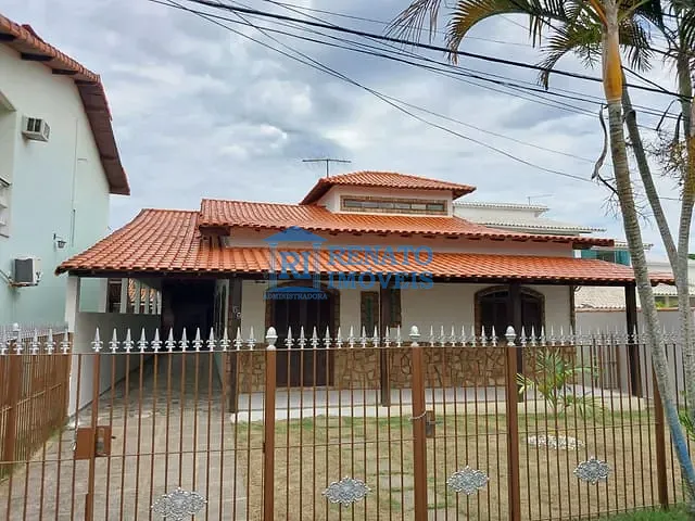 Casa com 360m² 5 quartos e 2 banheiros, para alugar, no bairro Centro em Maricá