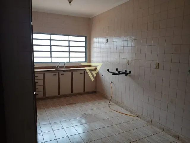 Casa com 142m² 3 quartos e 2 banheiros, à venda, no bairro Independência em Ribeirão Preto
