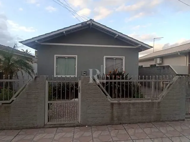 Casa 2 quartos e 2 banheiros, à venda, no bairro Areias em Tijucas