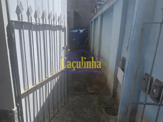 Casa 2 quartos e 1 banheiro, para alugar, no bairro Oficinas Velhas em Barra do Piraí