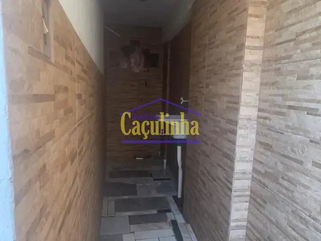Casa 2 quartos e 1 banheiro, para alugar, no bairro Oficinas Velhas em Barra do Piraí