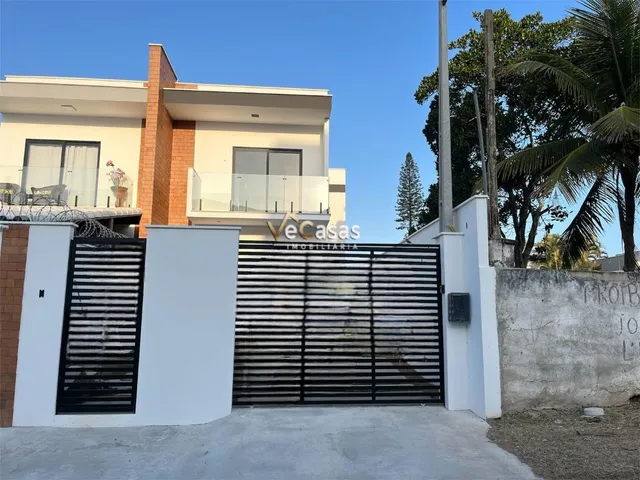 Casa com 260m² 4 quartos e 5 banheiros, à venda, no bairro Costazul em Rio das Ostras