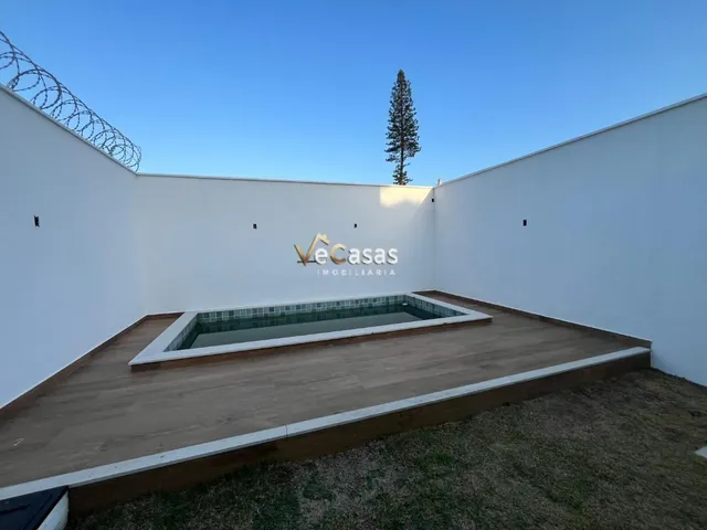 Casa com 260m² 4 quartos e 5 banheiros, à venda, no bairro Costazul em Rio das Ostras